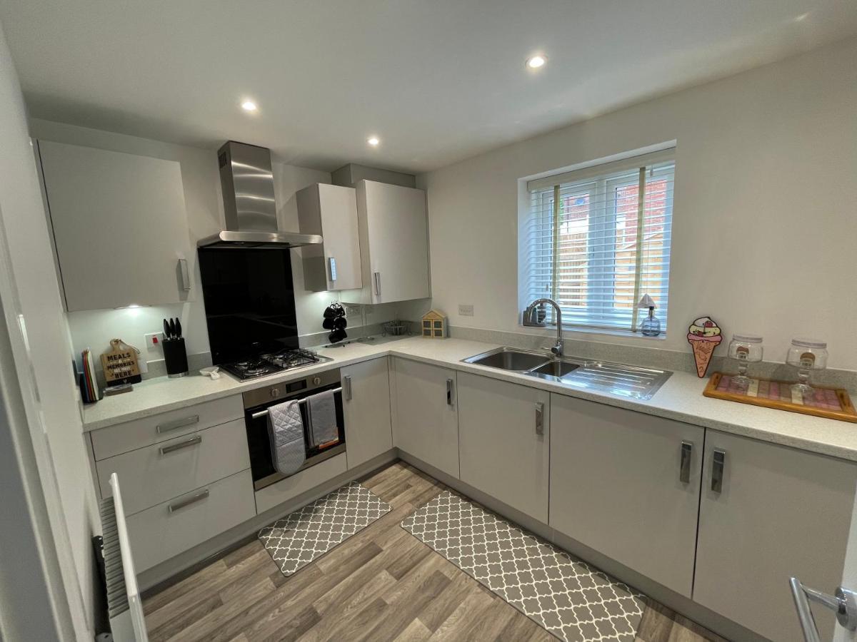 Aspen Villa هيميل هيمبستيد المظهر الخارجي الصورة